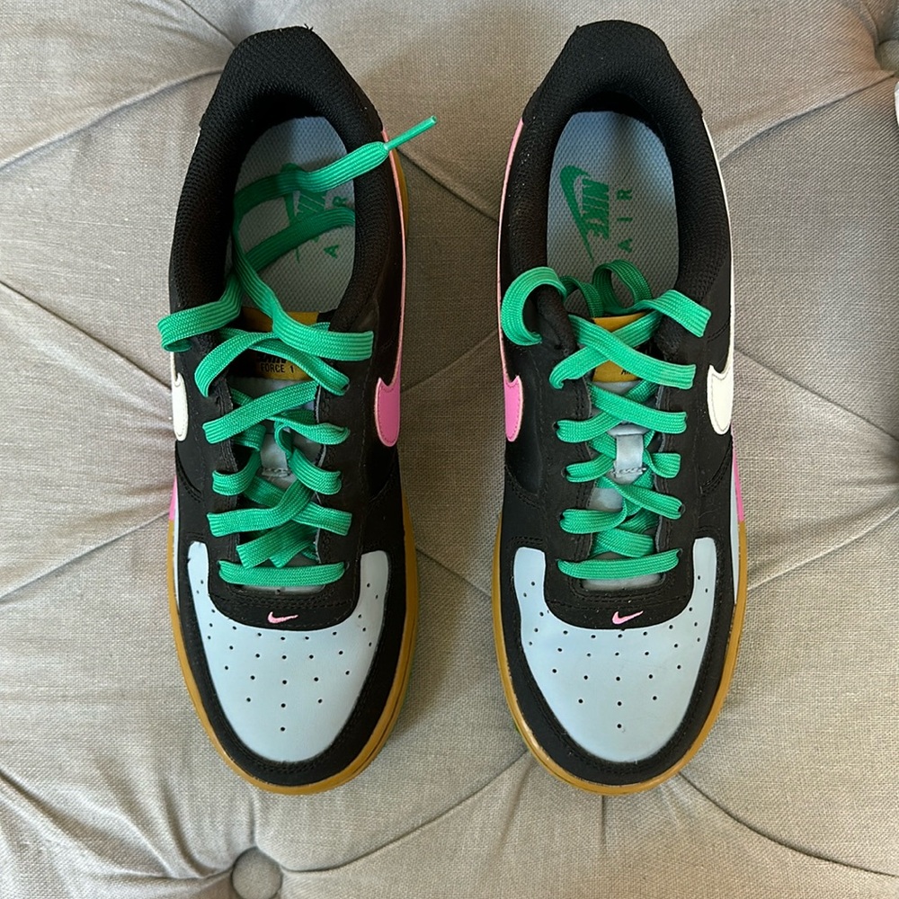 Air Force 1 LV8 2 Size 7
